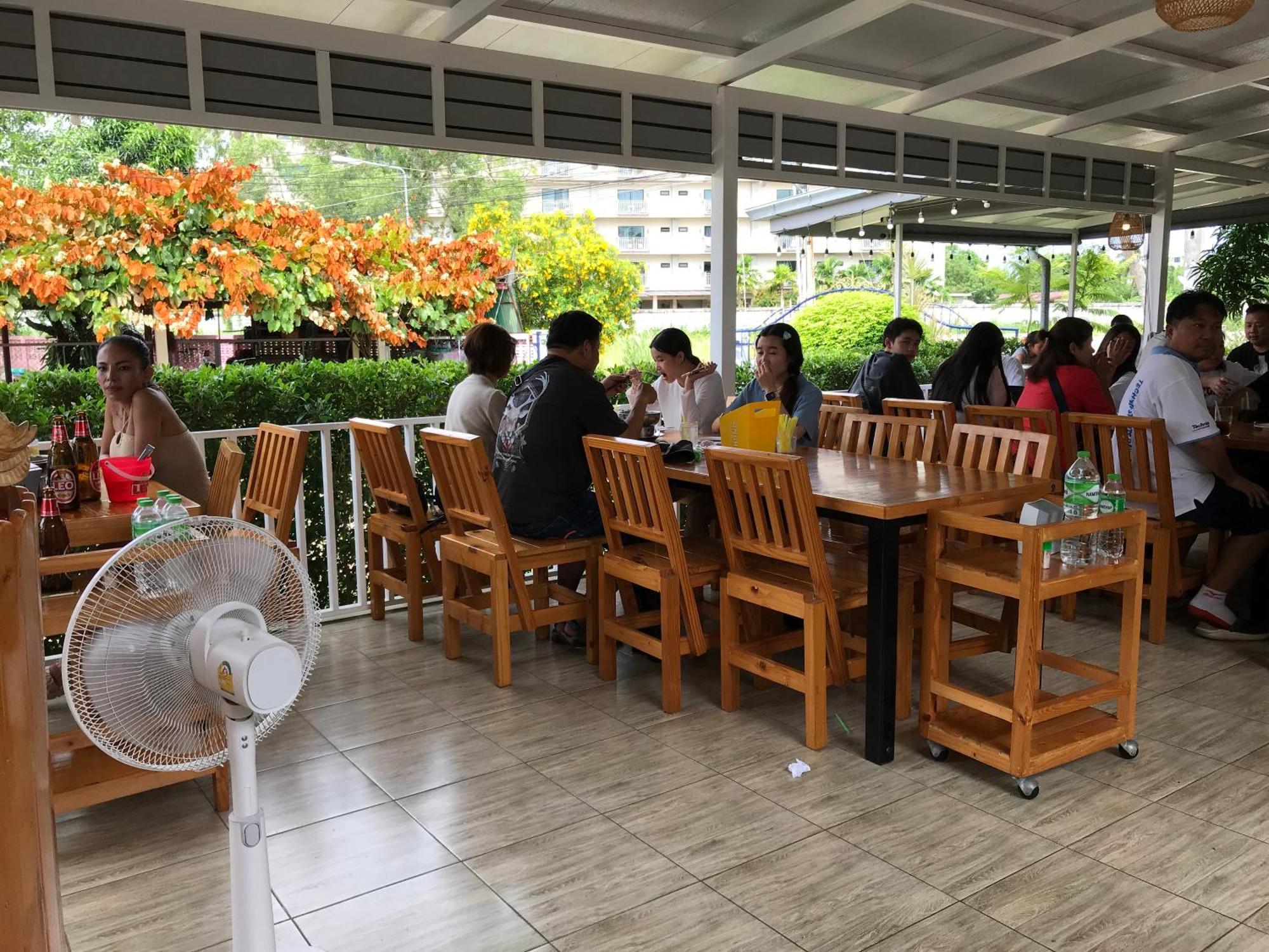 Grand Florida芭提雅带免费游泳池温泉桑拿浴和健身房瑜伽室私家海滩公寓e206 Na Chom Thian Ngoại thất bức ảnh